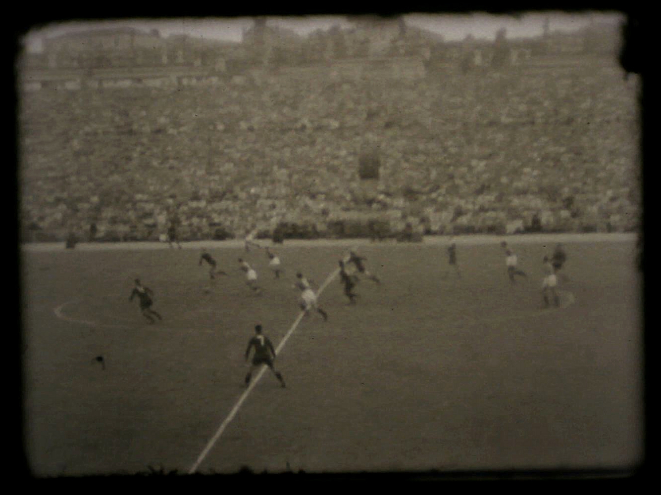 Partido de fútbol España contra Italia en el estadio de Chamartín en Madrid 1949